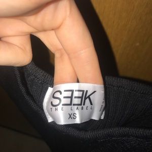 LF ribbed black v-neck tank top